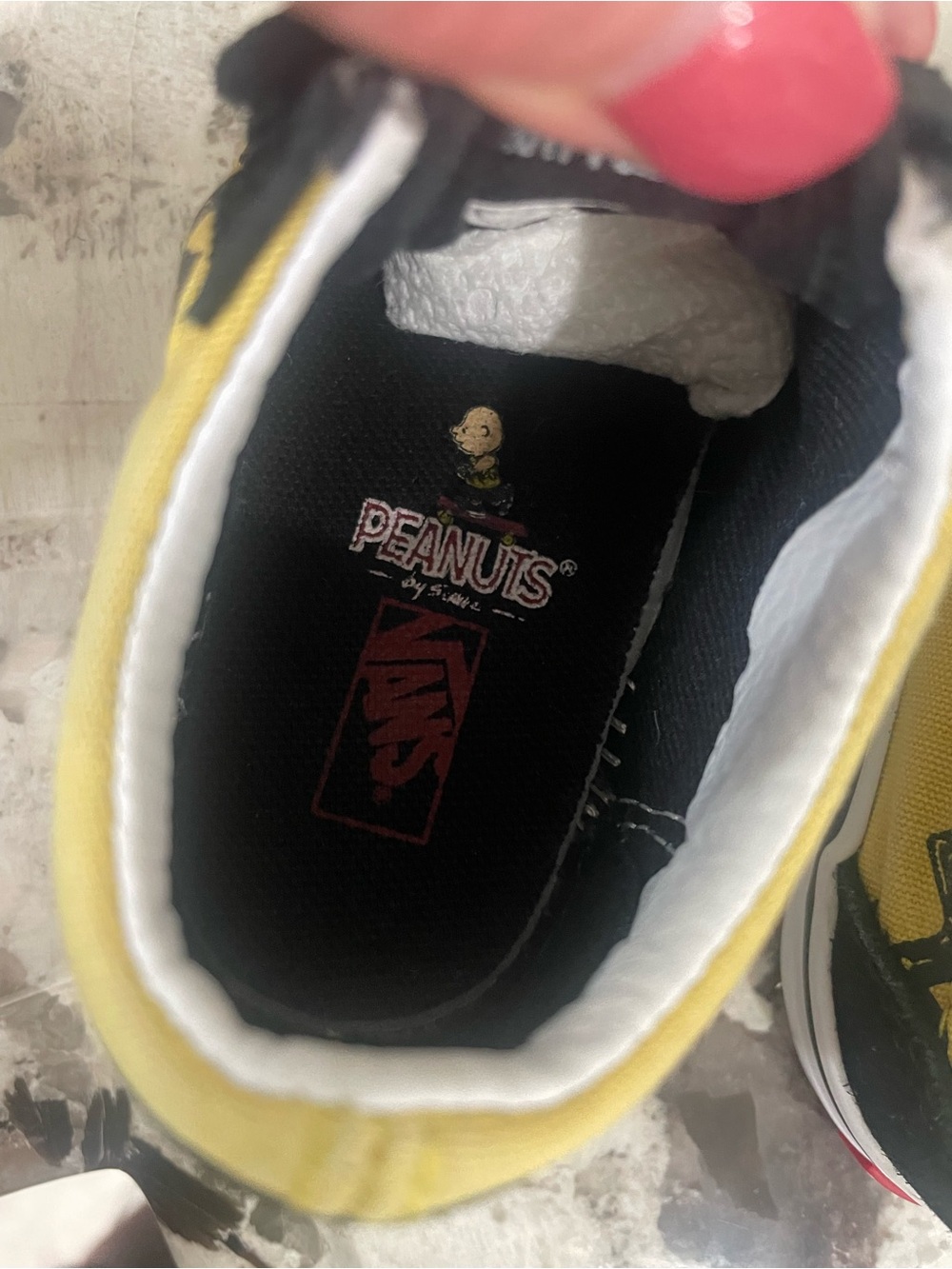 Vans Old Skool V "Charlie Brown" “Peanuts” Yellow & Black Sneakers Size 6.5 - Picture 9 of 14